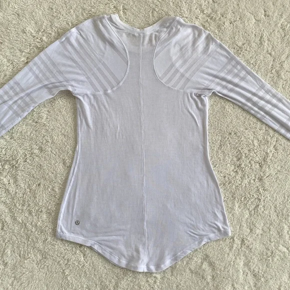 ❤️ Lululemon Long Sleeve White Stripe Shirt Size 6 - Picture 8 of 8